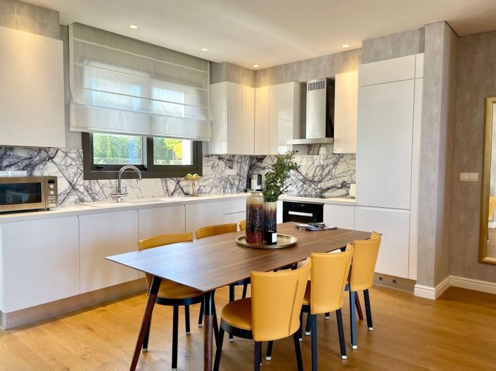 Image No.3-3 Bed Apartment for sale