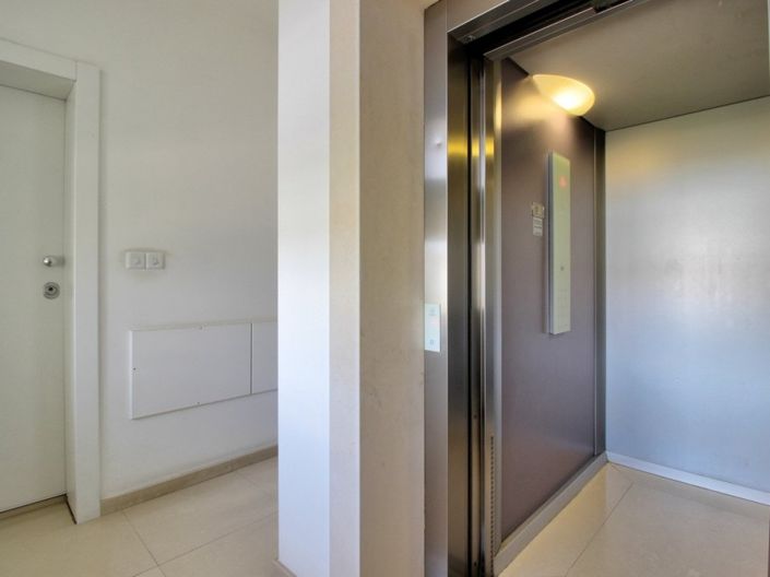 Image No.10-Appartement de 3 chambres à vendre à Mouttagiaka