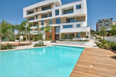 1 - Agios Tychonas, Apartment