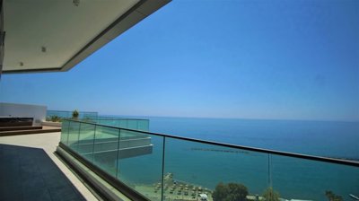 1 - Agios Tychonas, Appartement