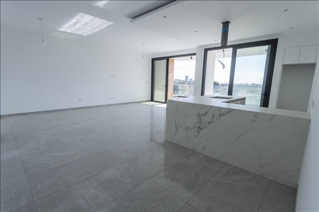 Image No.1-3 Bed Apartment for sale