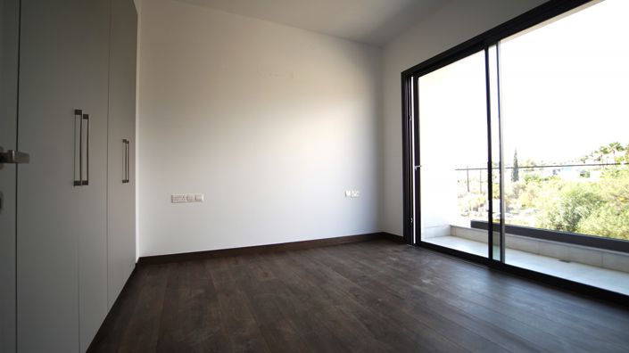 Image No.8-Appartement de 2 chambres à vendre à Mouttagiaka