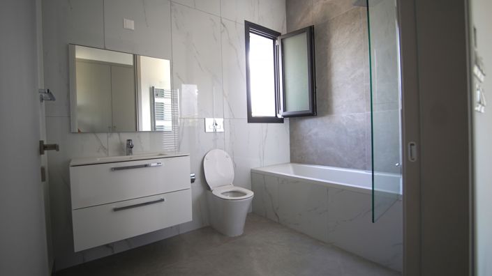 Image No.9-Appartement de 2 chambres à vendre à Mouttagiaka