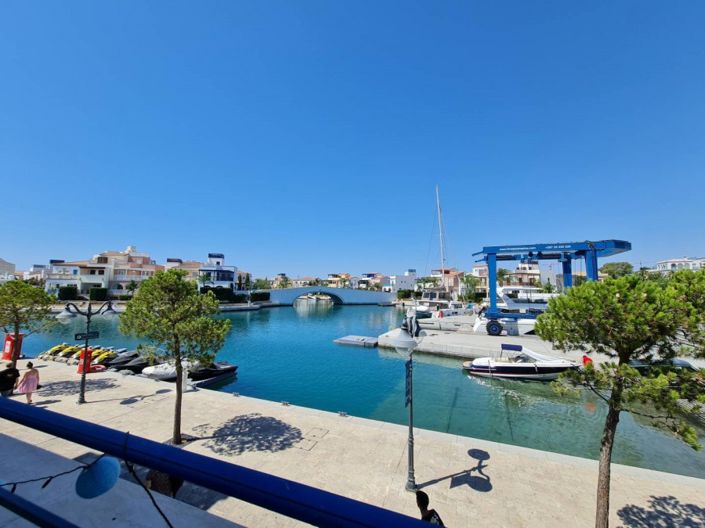 Image No.2-Appartement de 2 chambres à vendre à Limassol Marina