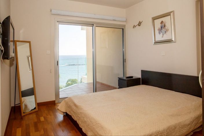 Image No.7-Appartement de 2 chambres à vendre à Mouttagiaka