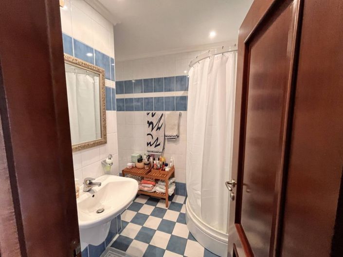 Image No.8-Appartement de 4 chambres à vendre à Agios Tychonas