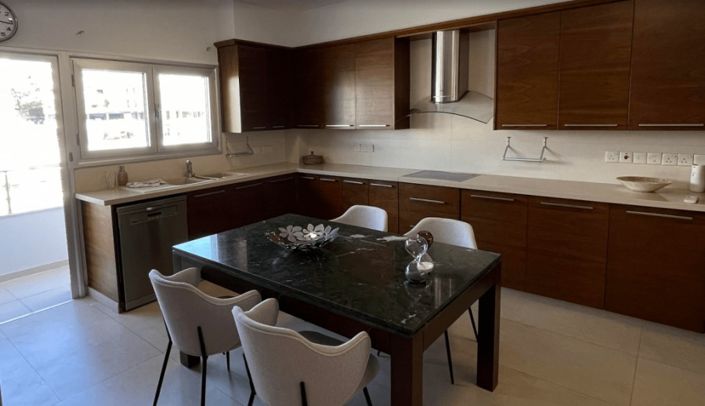 Image No.2-Appartement de 3 chambres à vendre à Agios Tychonas