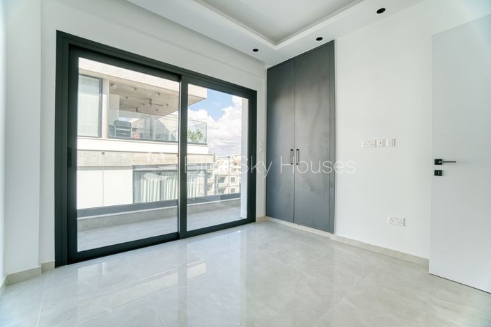 Image No.10-3 Bed Apartment for sale