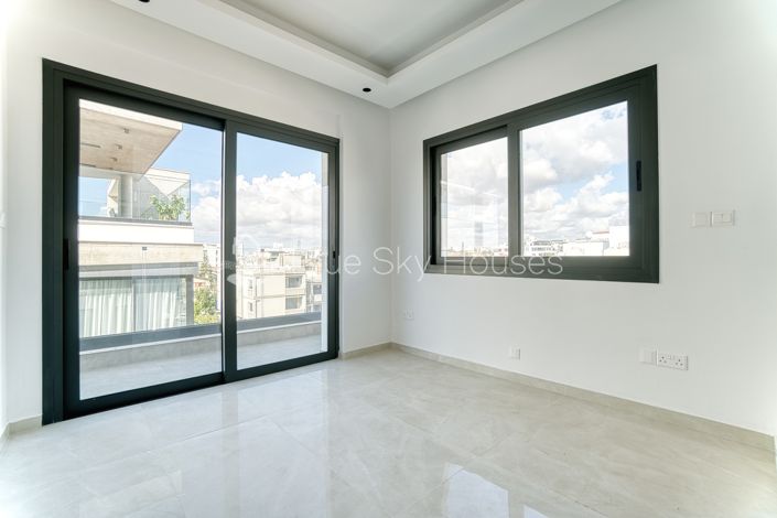 Image No.9-3 Bed Apartment for sale