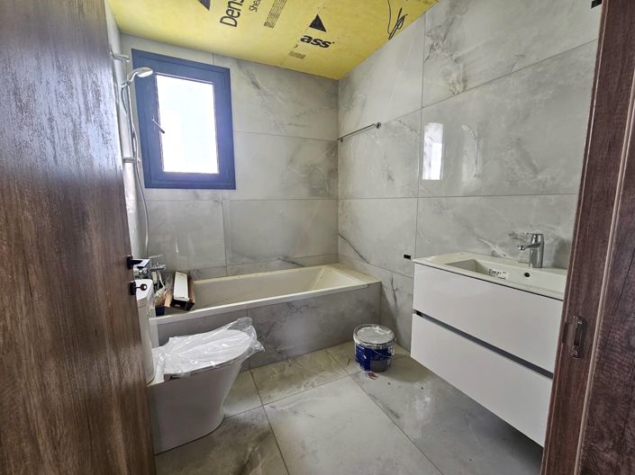 Image No.9-3 Bed Apartment for sale