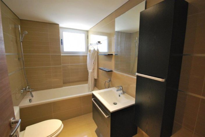 Image No.5-Appartement de 4 chambres à vendre à Agios Tychonas