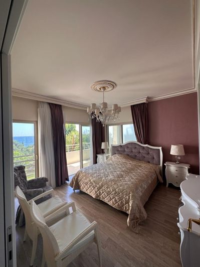 Image No.10-3 Bed Apartment for sale