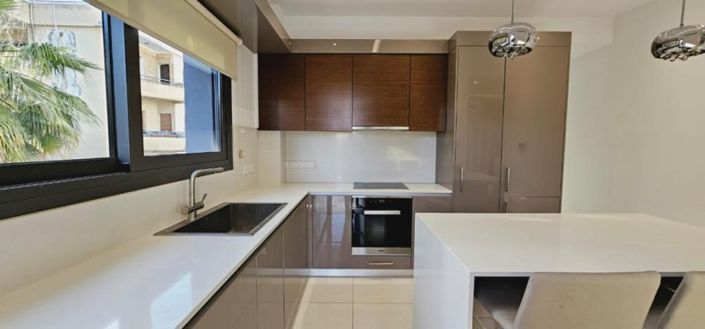 Image No.2-Appartement de 3 chambres à vendre à Limassol