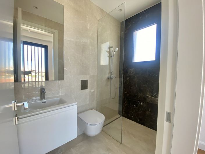 Image No.8-Appartement de 2 chambres à vendre à Limassol