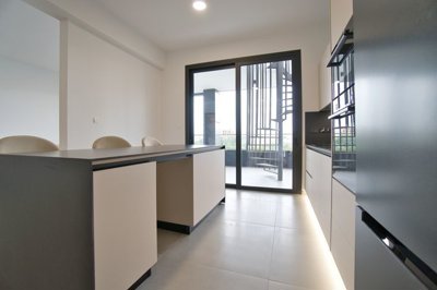 693576-penthouse-for-sale-in-apostolos-andrea