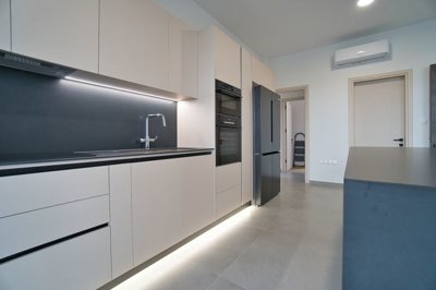 693577-penthouse-for-sale-in-apostolos-andrea