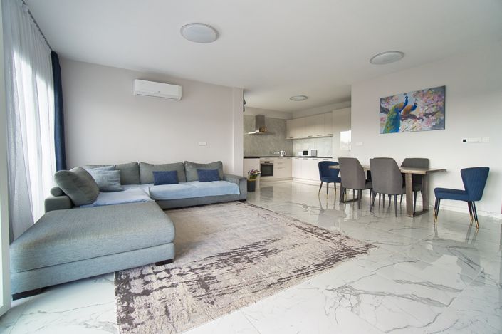 Image No.1-4 Bed Apartment for sale