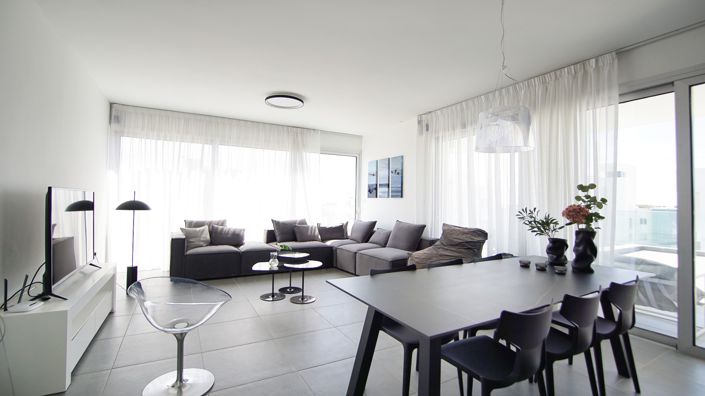 Image No.1-4 Bed Apartment for sale