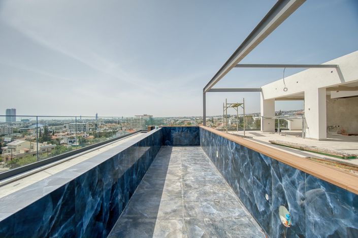 Image No.1-4 Bed Apartment for sale