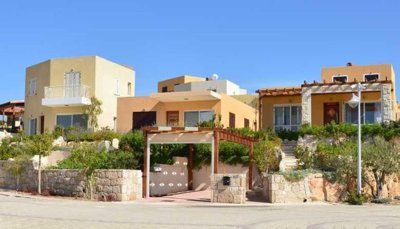685650-apartments-penthouses-in-chlorakafull