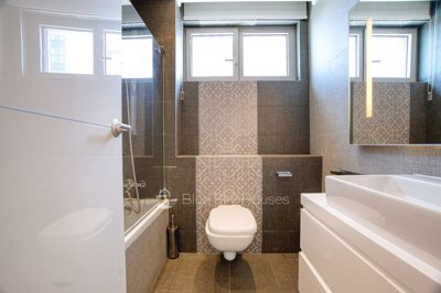 691856-detached-villa-for-sale-in-select-loca