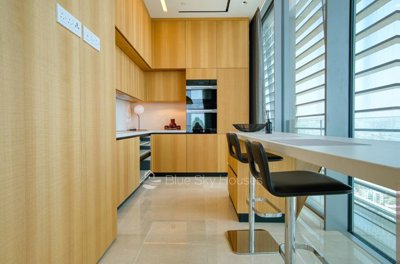 706376-high-rise-apartment-for-sale-in-neapol