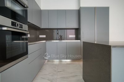 706307-high-rise-apartment-for-sale-in-neapol