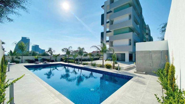 Image No.1-2 Bed House for sale