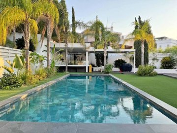 1 - Dali, House