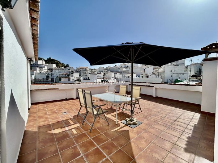 Image No.1-3 Bed Apartment for sale