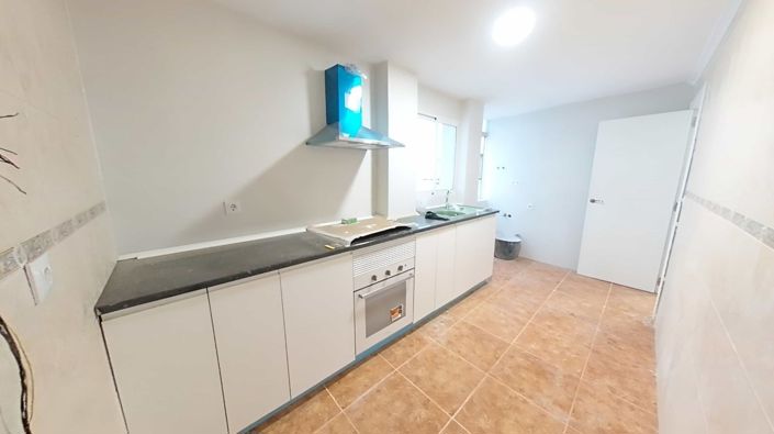 Image No.1-5 Bed Apartment for sale