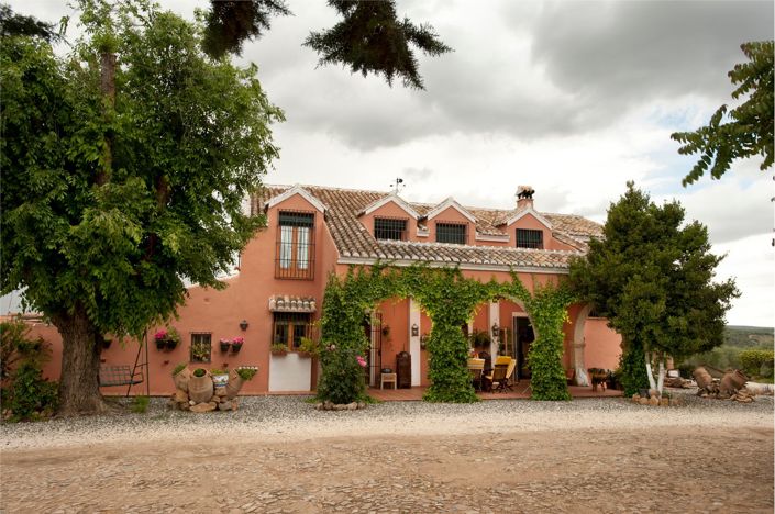 Image No.1-6 Bed House for sale