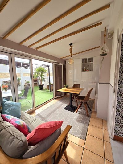 Image No.1-3 Bed House for sale