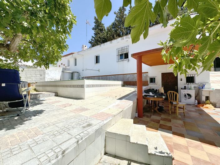 Image No.1-2 Bed House for sale