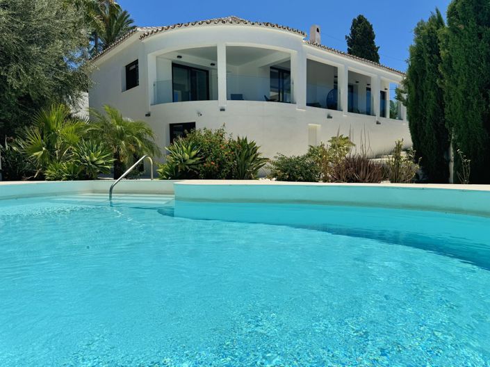 Image No.1-5 Bed House for sale