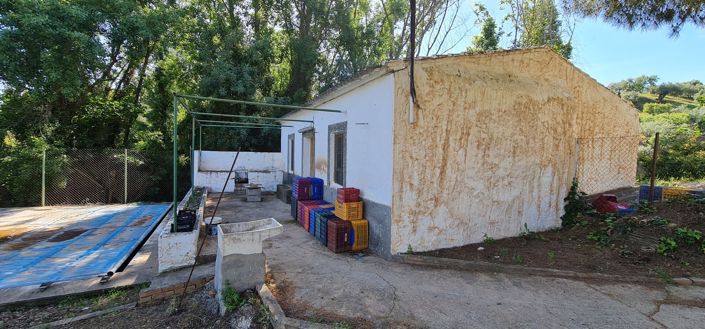 Image No.1-2 Bed House for sale