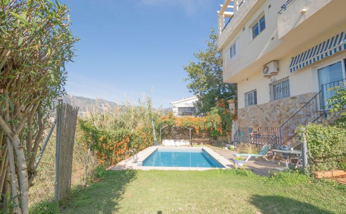 Image No.1-5 Bed House for sale
