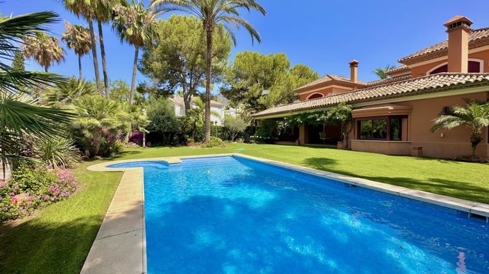 Image No.1-5 Bed House for sale