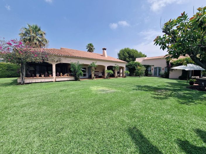 Image No.1-4 Bed House for sale