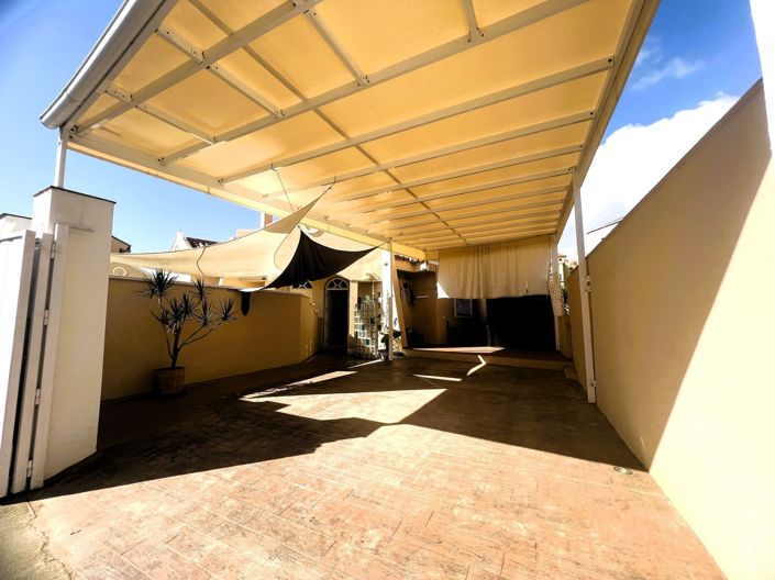 Image No.1-4 Bed House for sale