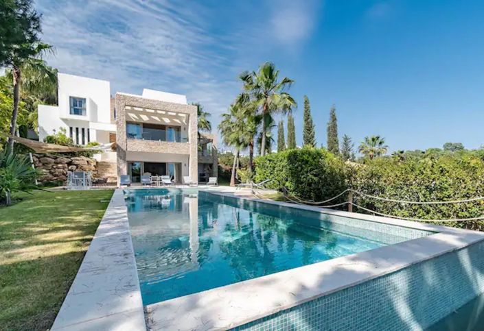 Image No.1-5 Bed House for sale