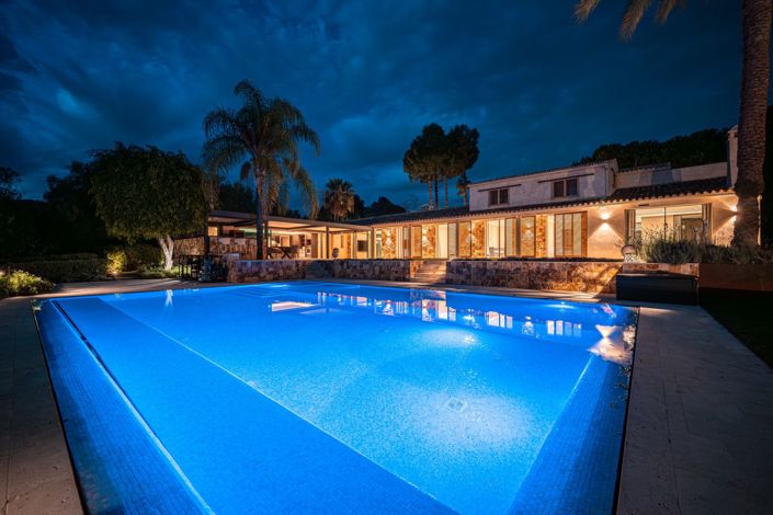 Image No.1-6 Bed House for sale