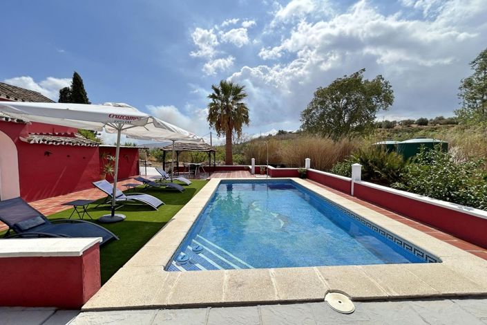 Image No.1-5 Bed House for sale