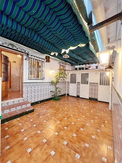 Image No.1-3 Bed House for sale