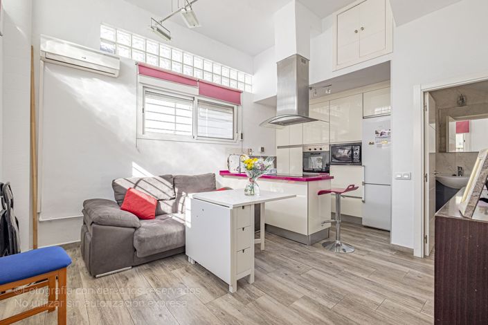 Image No.1-3 Bed House for sale