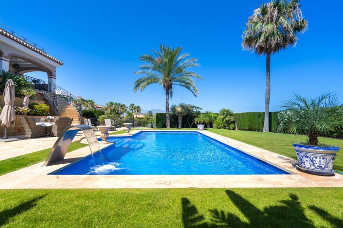 Image No.1-5 Bed House for sale