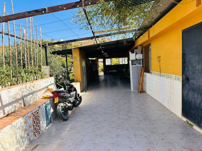 Image No.1-2 Bed House for sale