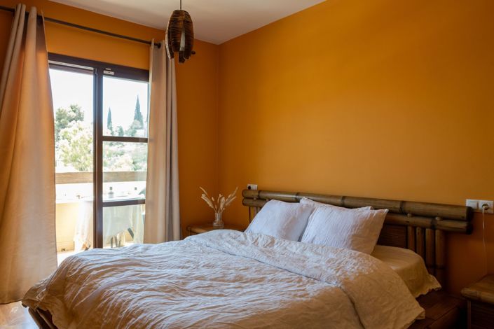 Image No.1-4 Bed House for sale