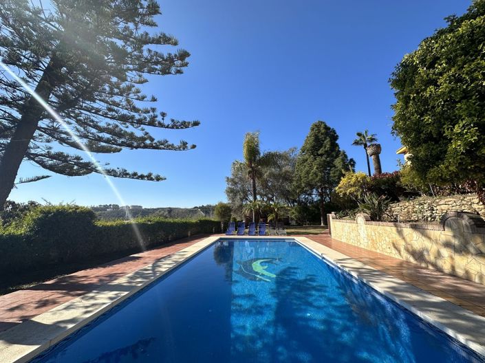 Image No.1-6 Bed House for sale