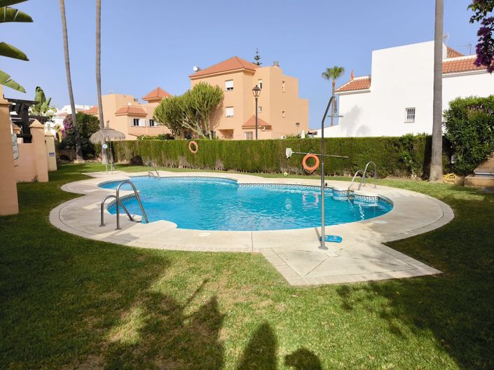 Image No.1-4 Bed House for sale